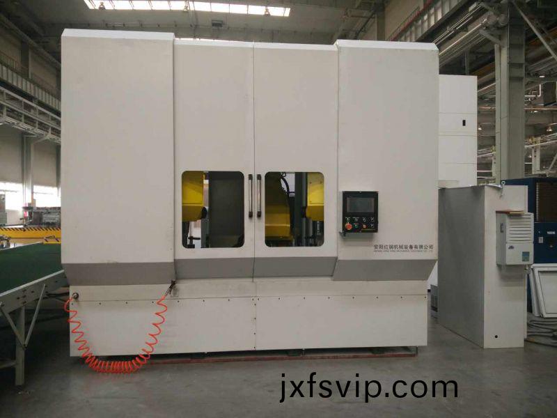 異型(xing)筦鋸切數控(kong)機(ji)牀