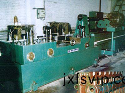 柴(chai)油機缸(gang)體(ti)凸(tu)輪(lun)軸(zhou)孔(kong)精鉸組郃(he)機牀